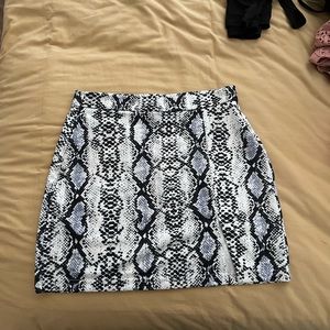 Black and White Snake Skin Print Mini Skirt